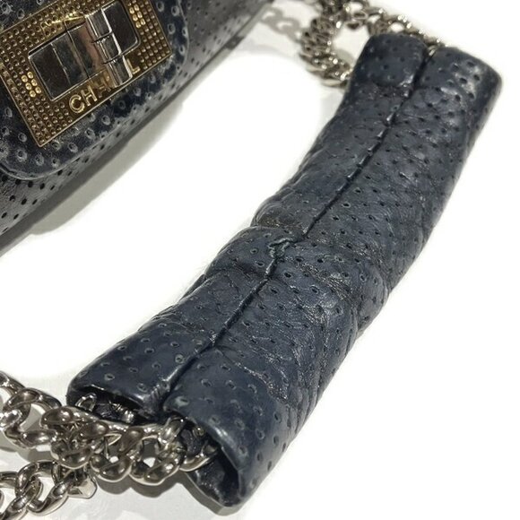 CHANEL Black Leather Shoulder Bag - Picture 8 of 9